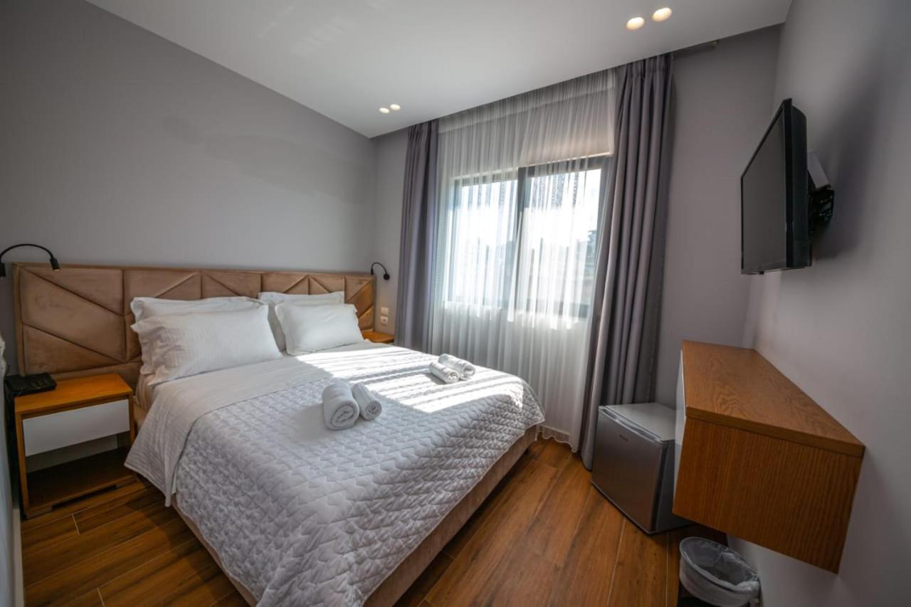 King Hotel Ksamil Extérieur photo