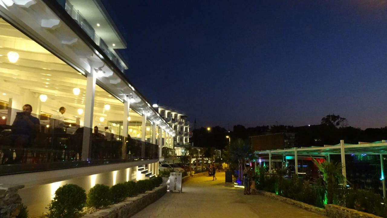 King Hotel Ksamil Extérieur photo